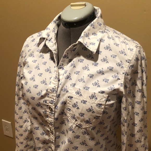 Seven Button Down with Tie - Picture 2 of 5